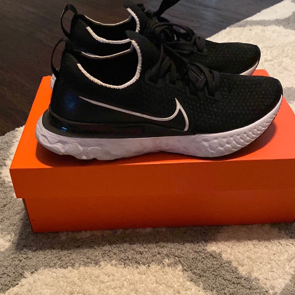 Nike React Infinity Run Fly Knit (Black and White)